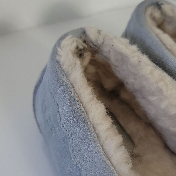 UGG Gray Slippers    - Picture 6 of 9